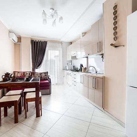 Lviv Land Apartamento Exterior foto