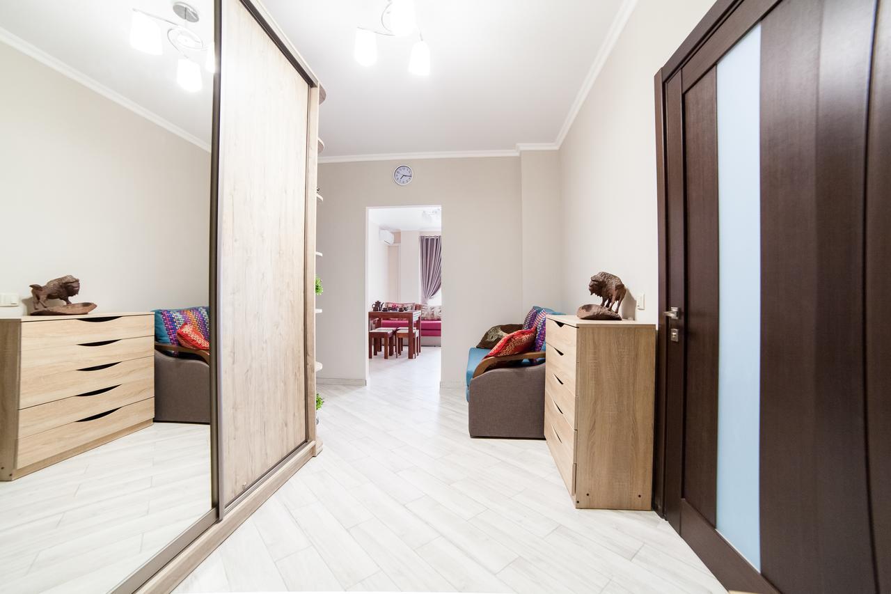 Lviv Land Apartamento Exterior foto